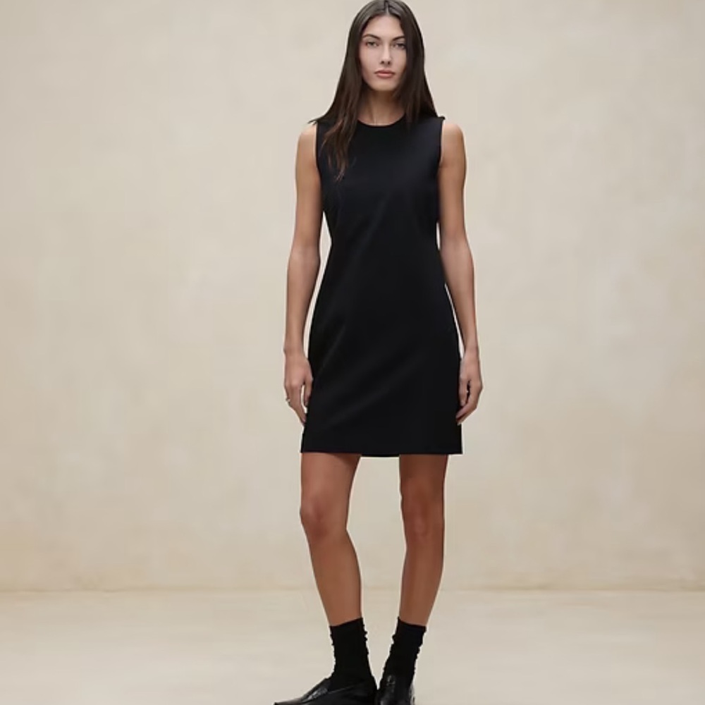 Banana Republic Black Sleeveless Shift Dress